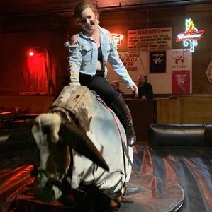 Meet your Posher, Leila